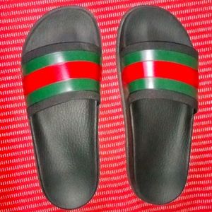 Gucci flip flops men